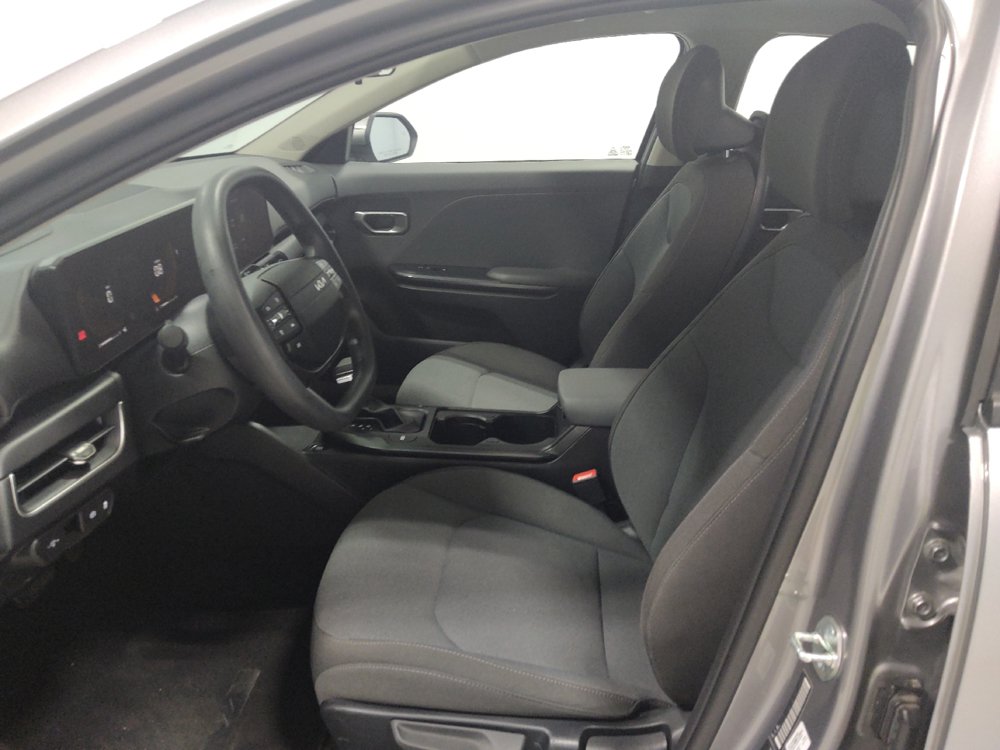Used 2025 Kia K4 FWD image 17