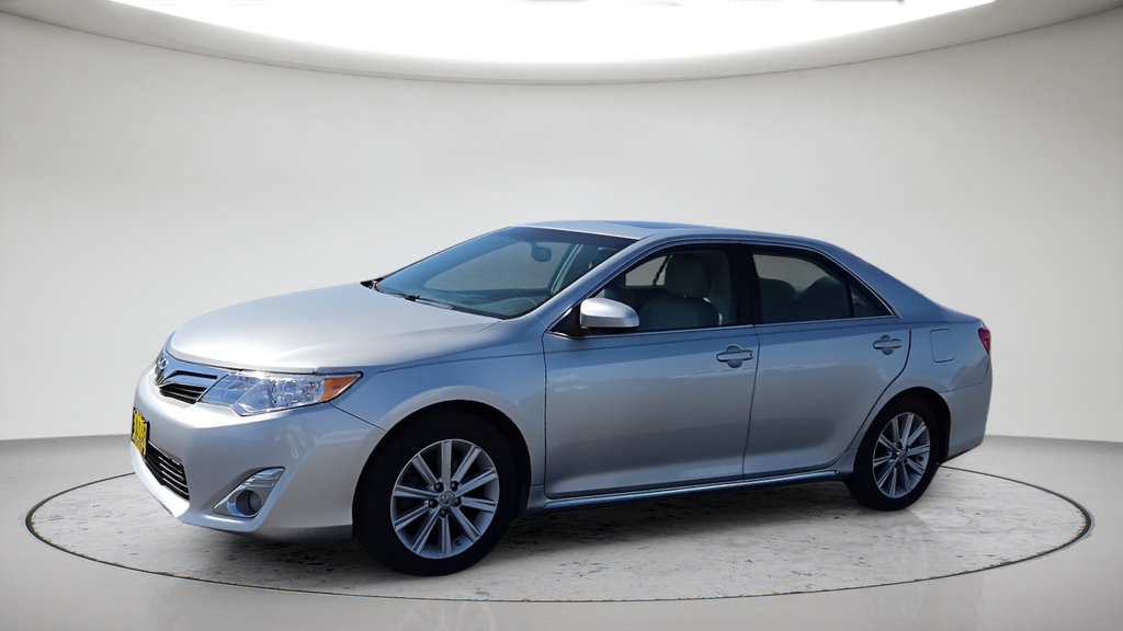 Used 2013 Toyota Camry XLE w/ Leather Pkg FWD image 11
