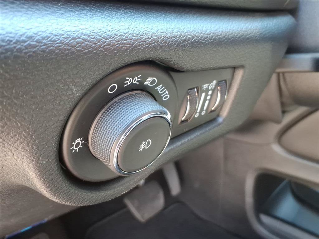 Used 2025 Chrysler Pacifica Limited FWD image 21