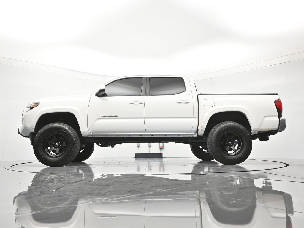Used 2021 Toyota Tacoma SR5 AWD/4WD image 44