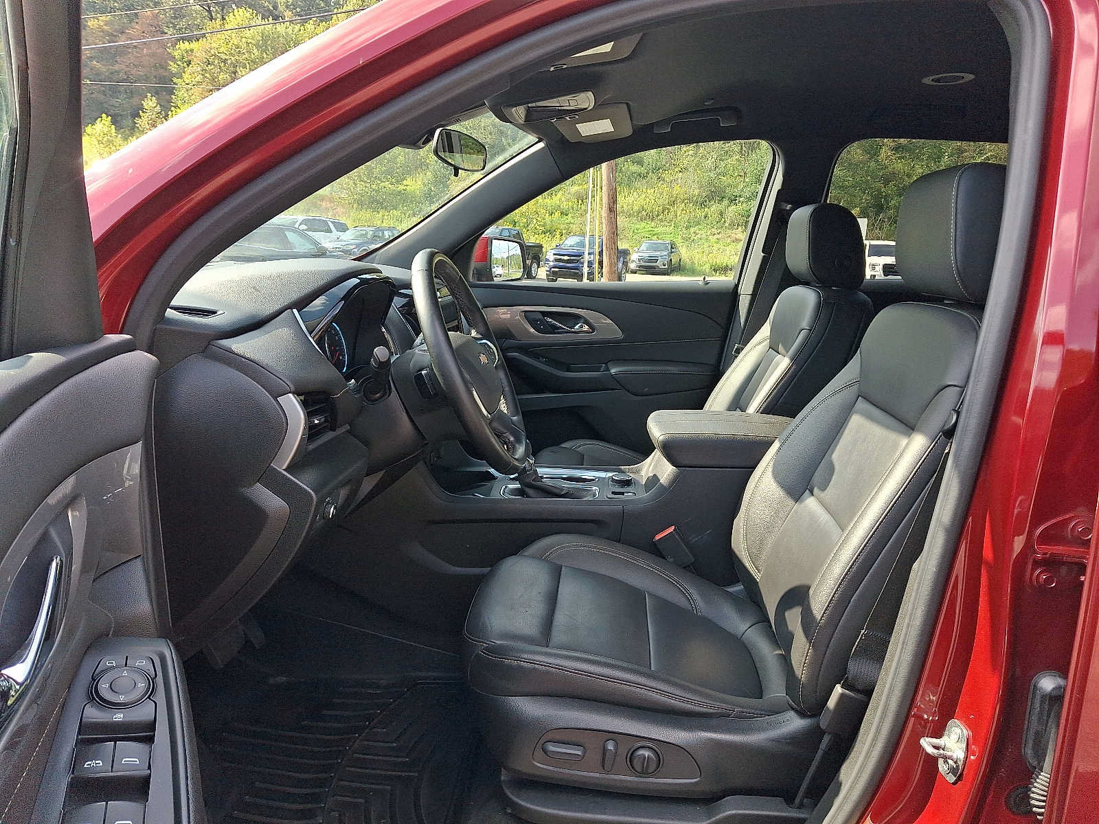 Used 2023 Chevrolet Traverse LT AWD/4WD image 13