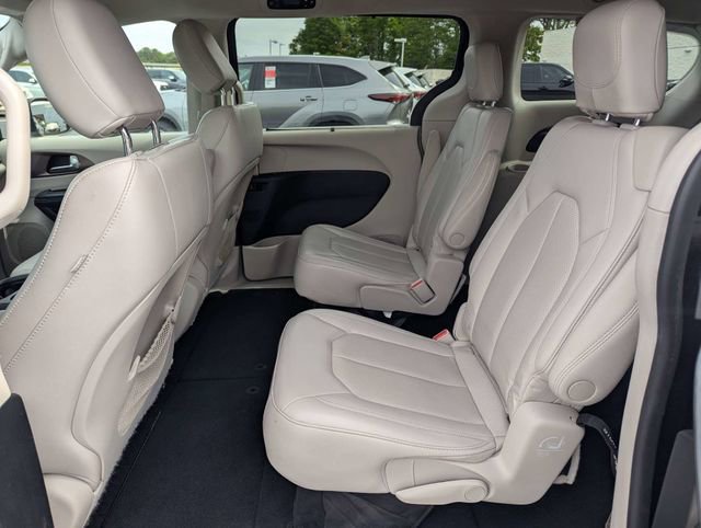 Used 2021 Chrysler Voyager Lxi image 13