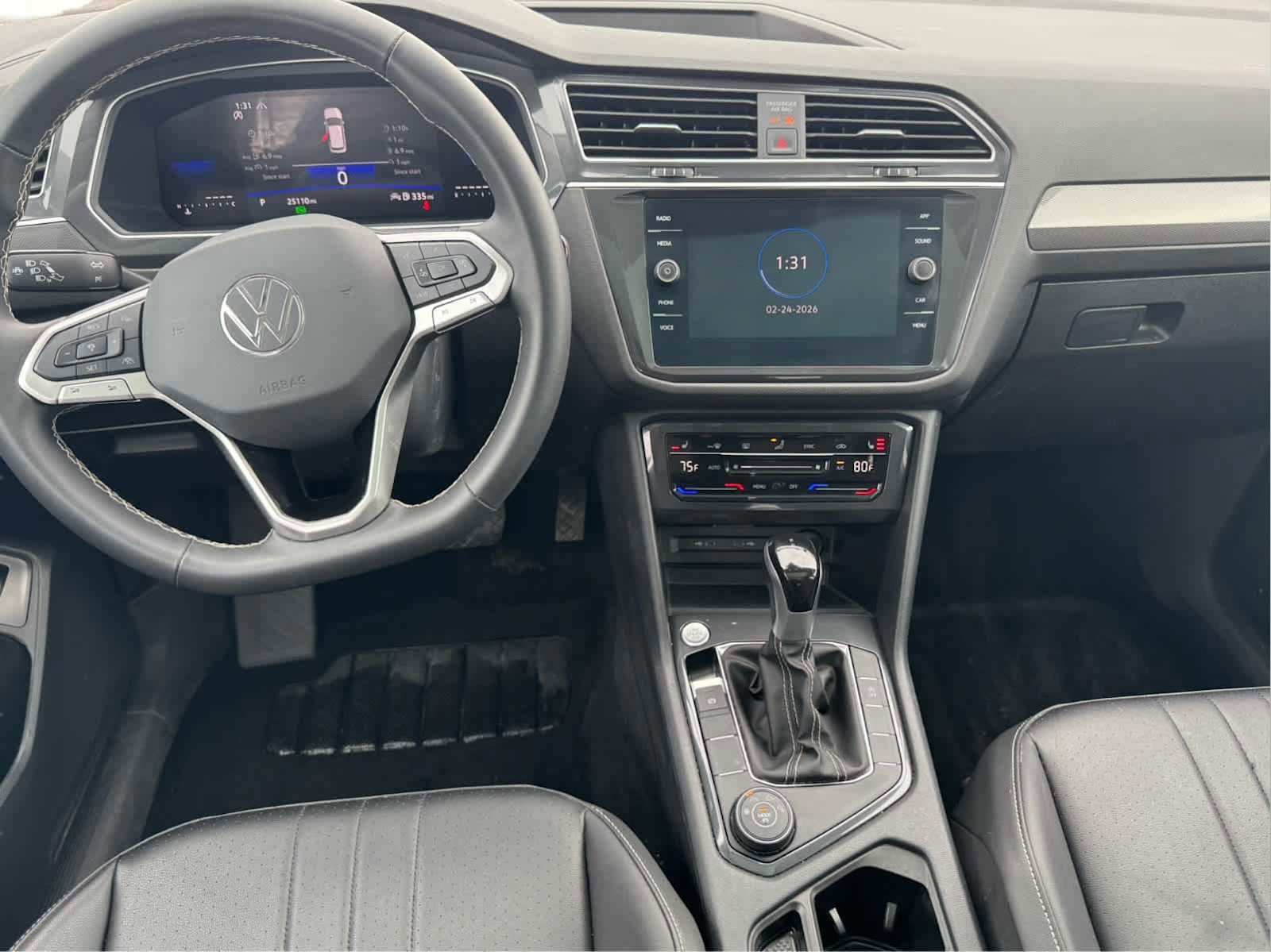 Certified 2024 Volkswagen Tiguan SE image 19