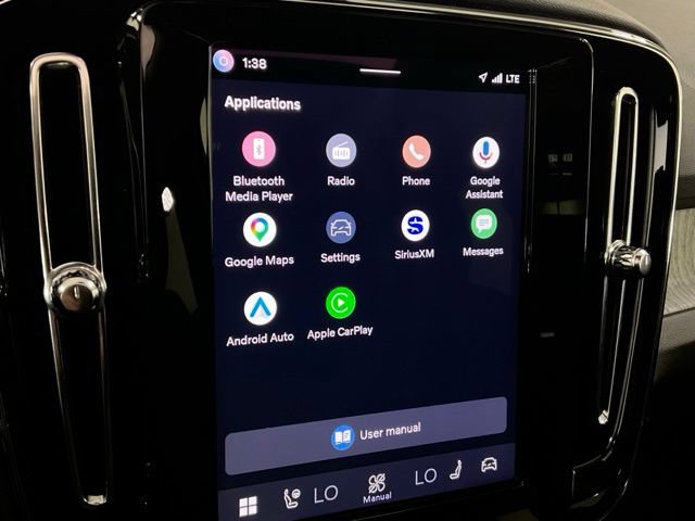Certified 2025 Volvo XC40 B5 Core AWD/4WD image 9