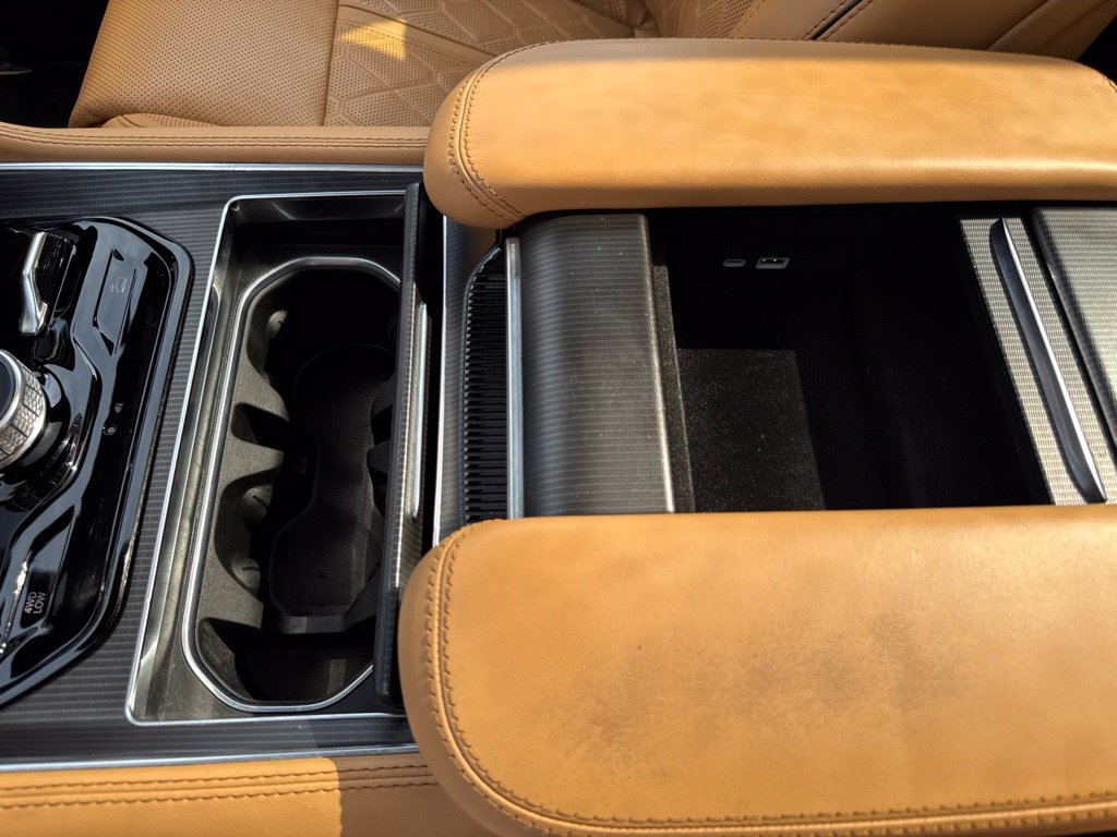 Used 2025 Jeep Grand Wagoneer L Series III w/ Rear Seat Video Group 1 AWD/4WD image 21