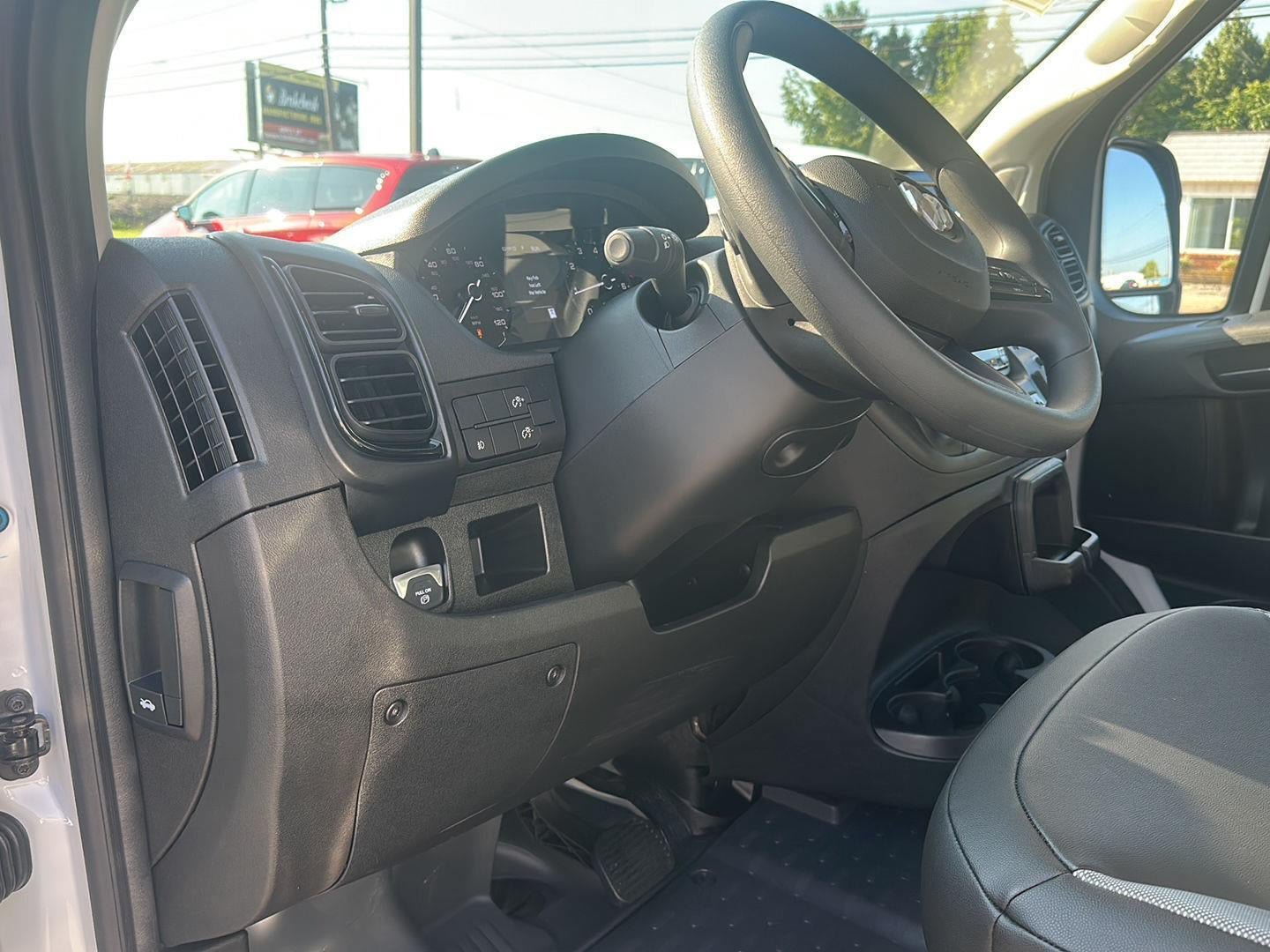New 2025 RAM ProMaster 2500 w/ Convenience Group FWD image 9