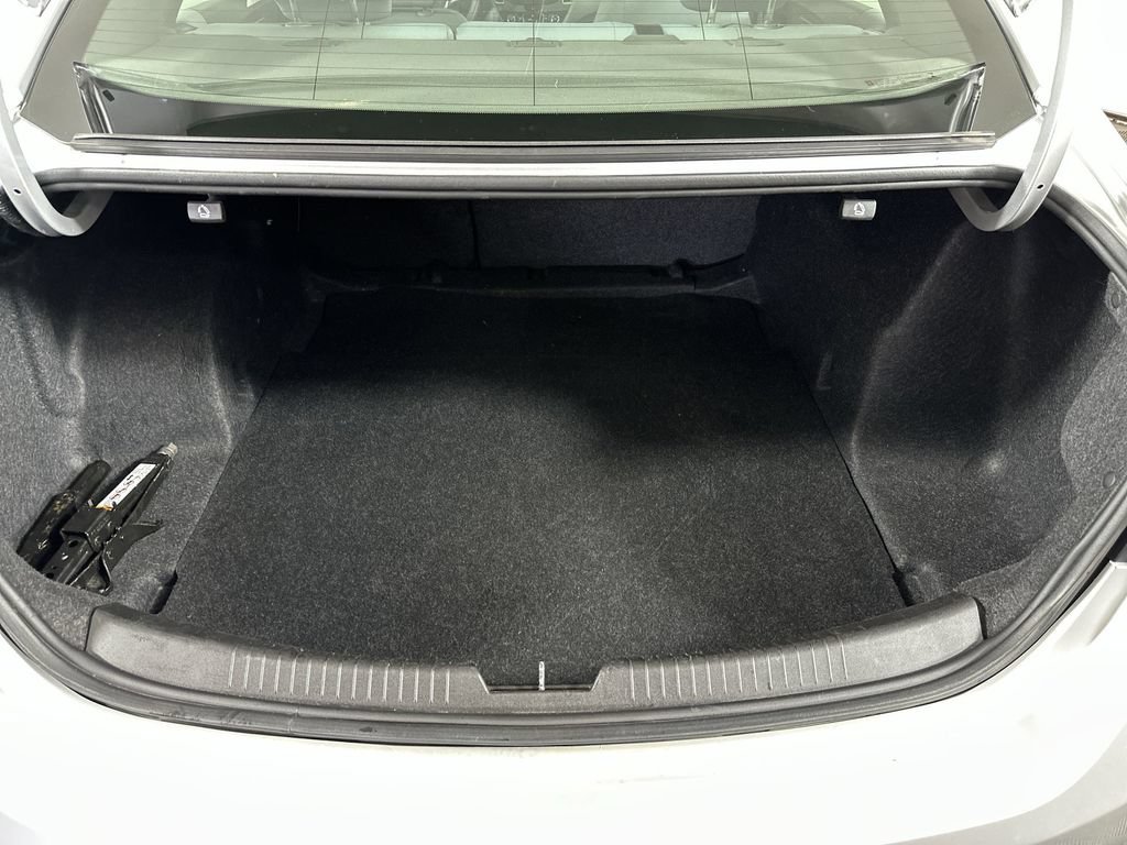 Used 2018 Chevrolet Malibu LT FWD image 26