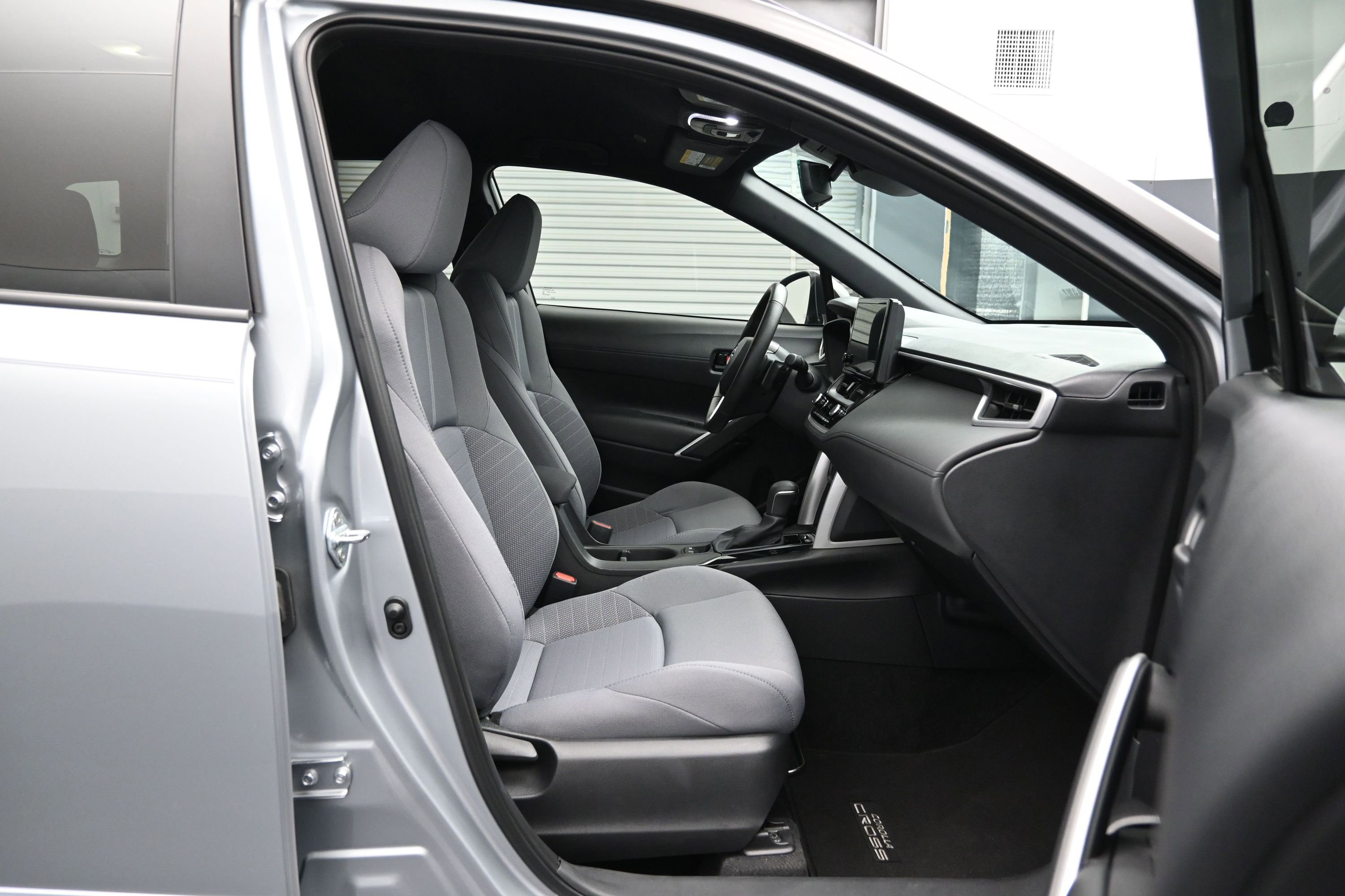 Used 2024 Toyota Corolla Cross AWD Hybrid image 13