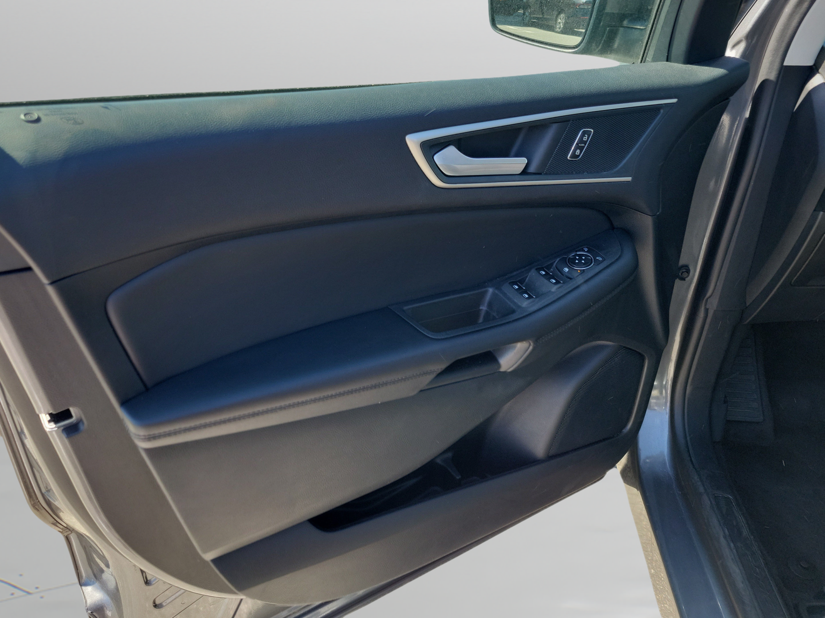 Used 2024 Ford Edge SEL AWD/4WD image 14