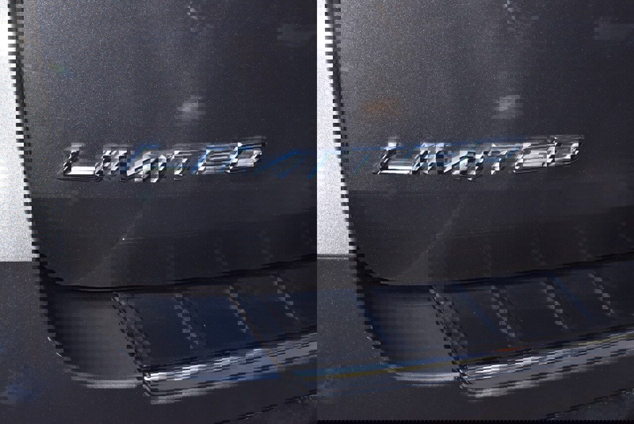 Used 2021 Ford Explorer Limited w/ Equipment Group 301A image 41