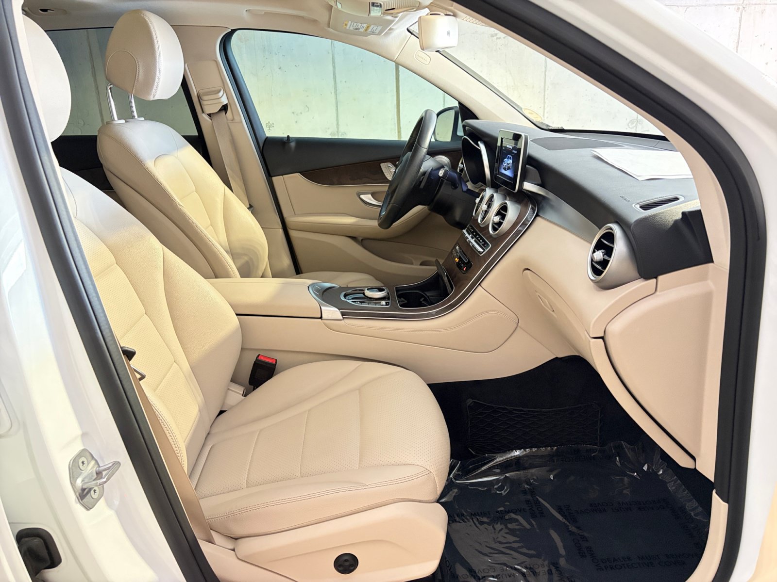 Used 2019 Mercedes-Benz GLC 300 4MATIC image 22