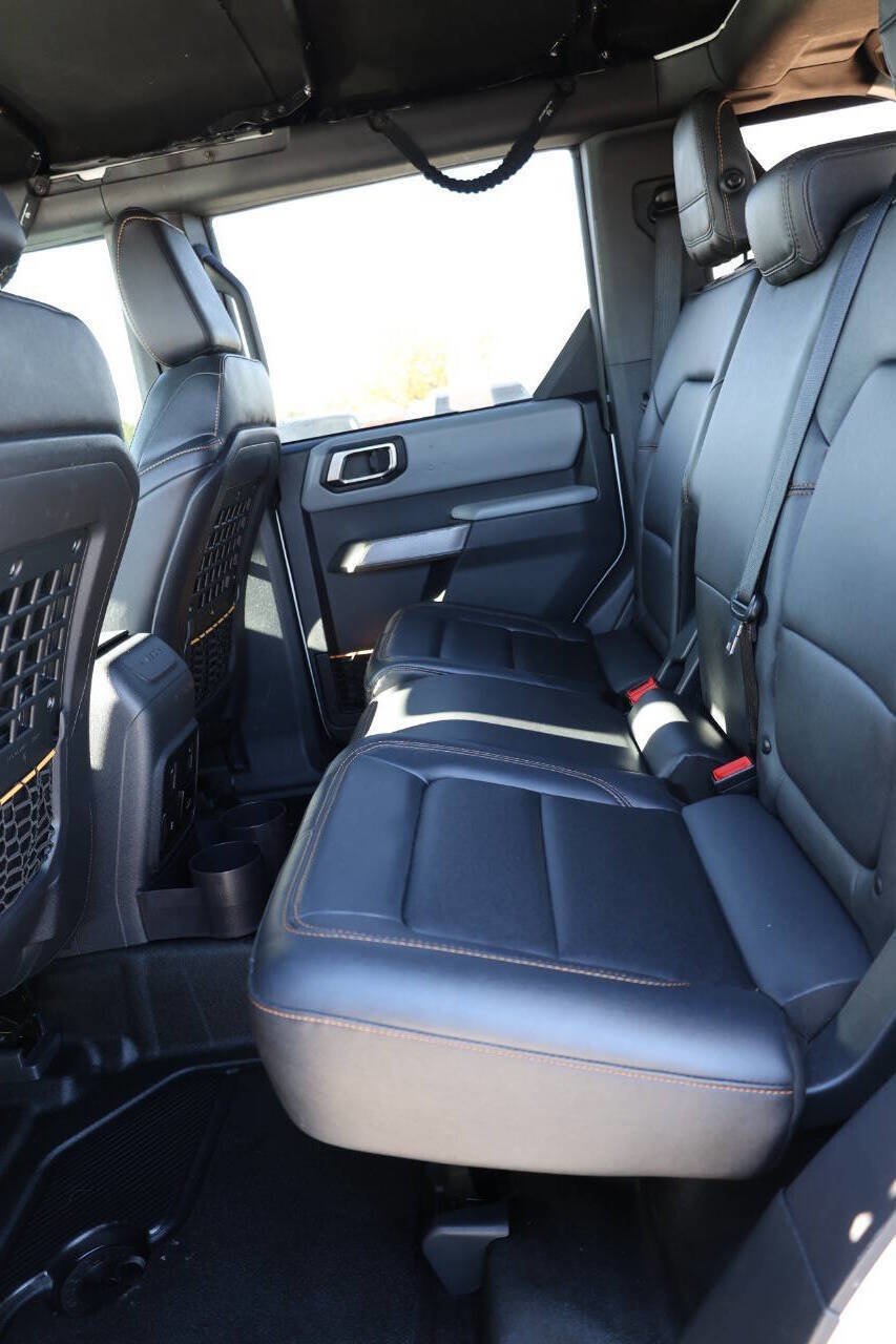 Used 2022 Ford Bronco Badlands image 17