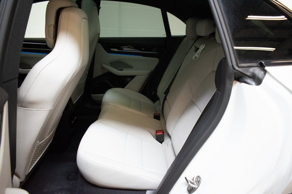 Used 2025 Porsche Macan 4S Electric image 23