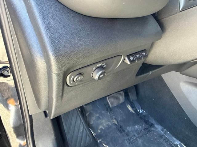 Used 2023 Buick Envision Avenir AWD/4WD image 21