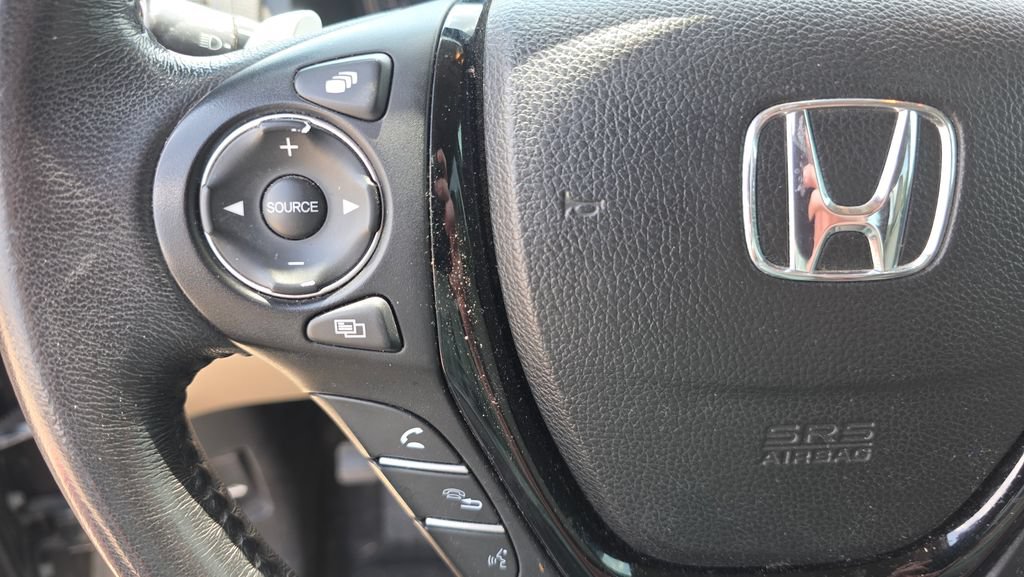 Used 2016 Honda Pilot Touring image 16