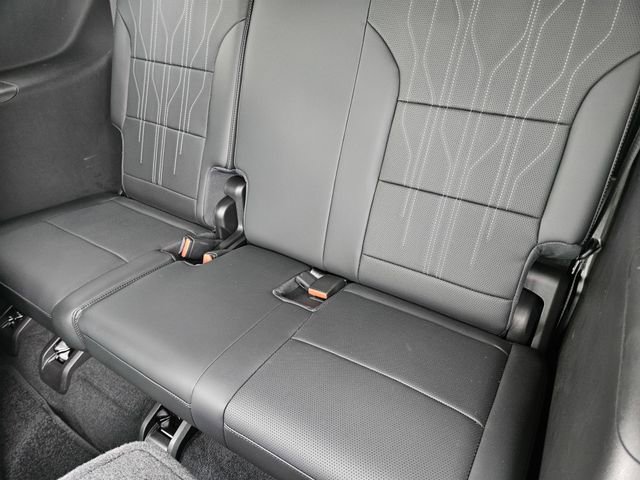 Used 2025 Buick Enclave Avenir AWD/4WD image 31
