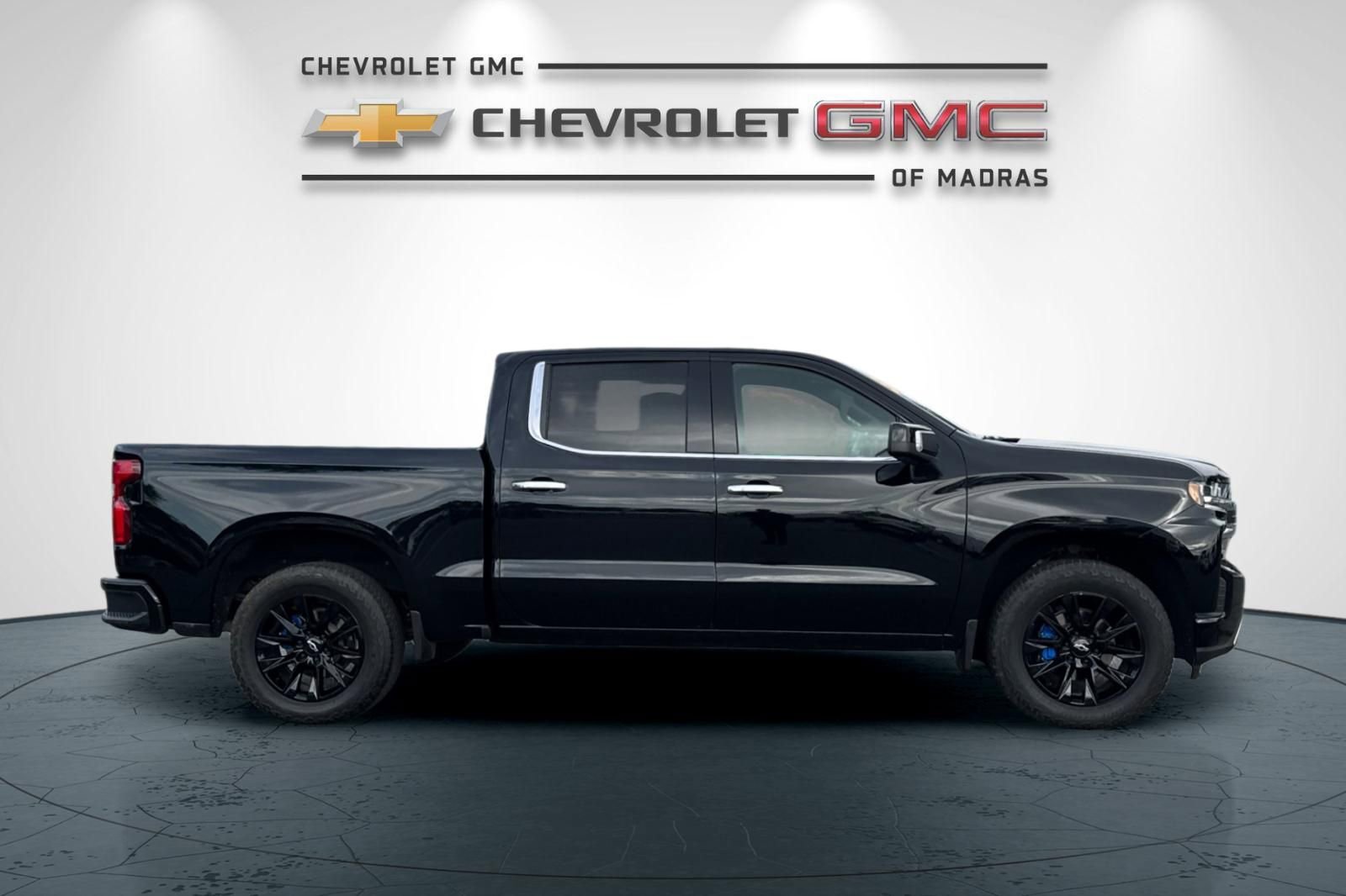 Used 2022 Chevrolet Silverado 1500 High Country w/ Z71 Off-Road Package AWD/4WD image 2