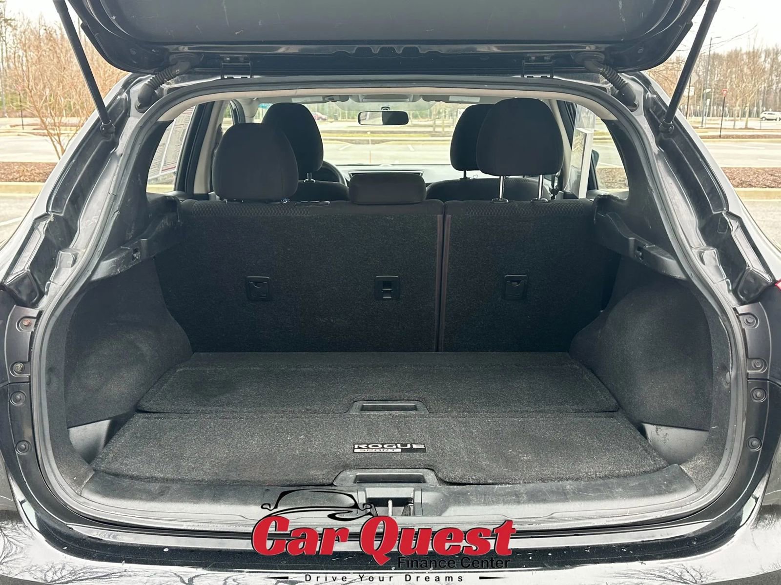 Used 2019 Nissan Rogue Sport S image 14