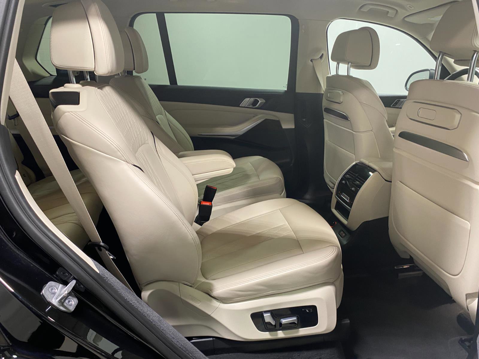 Certified 2023 BMW X7 xDrive40i w/ Climate Comfort Package image 10