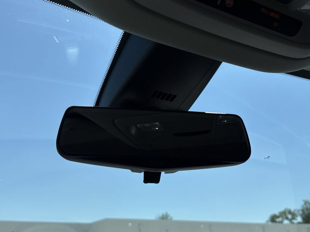 Used 2019 Buick Enclave Essence FWD image 23