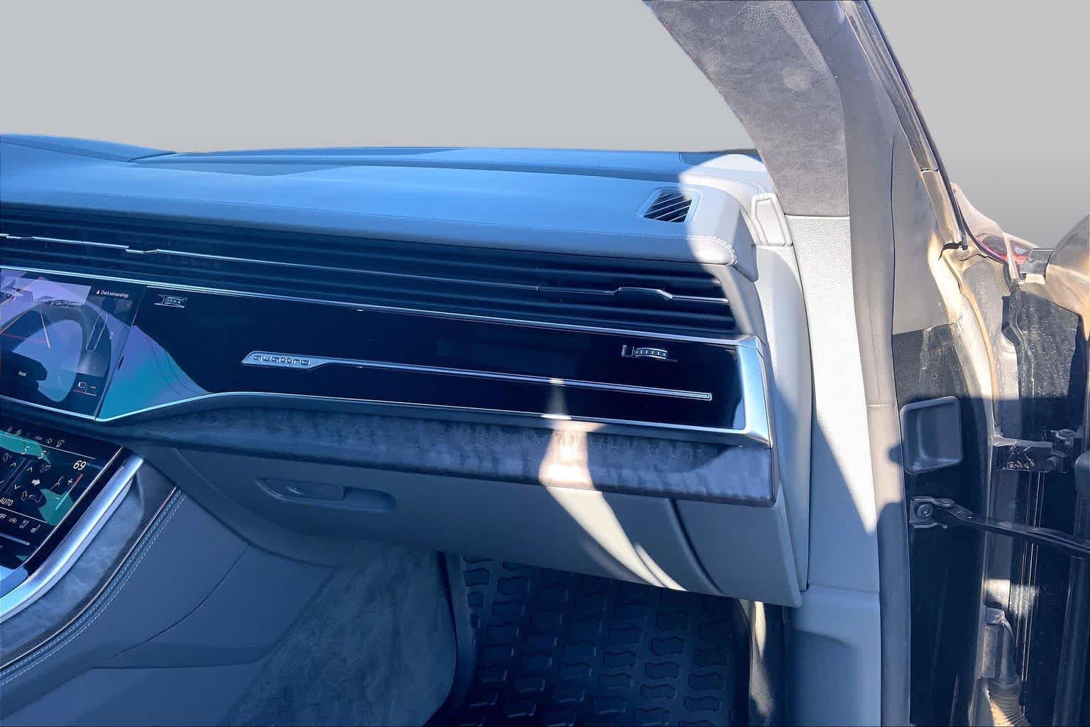 Used 2023 Audi Q8 Prestige w/ Prestige Package AWD/4WD image 19