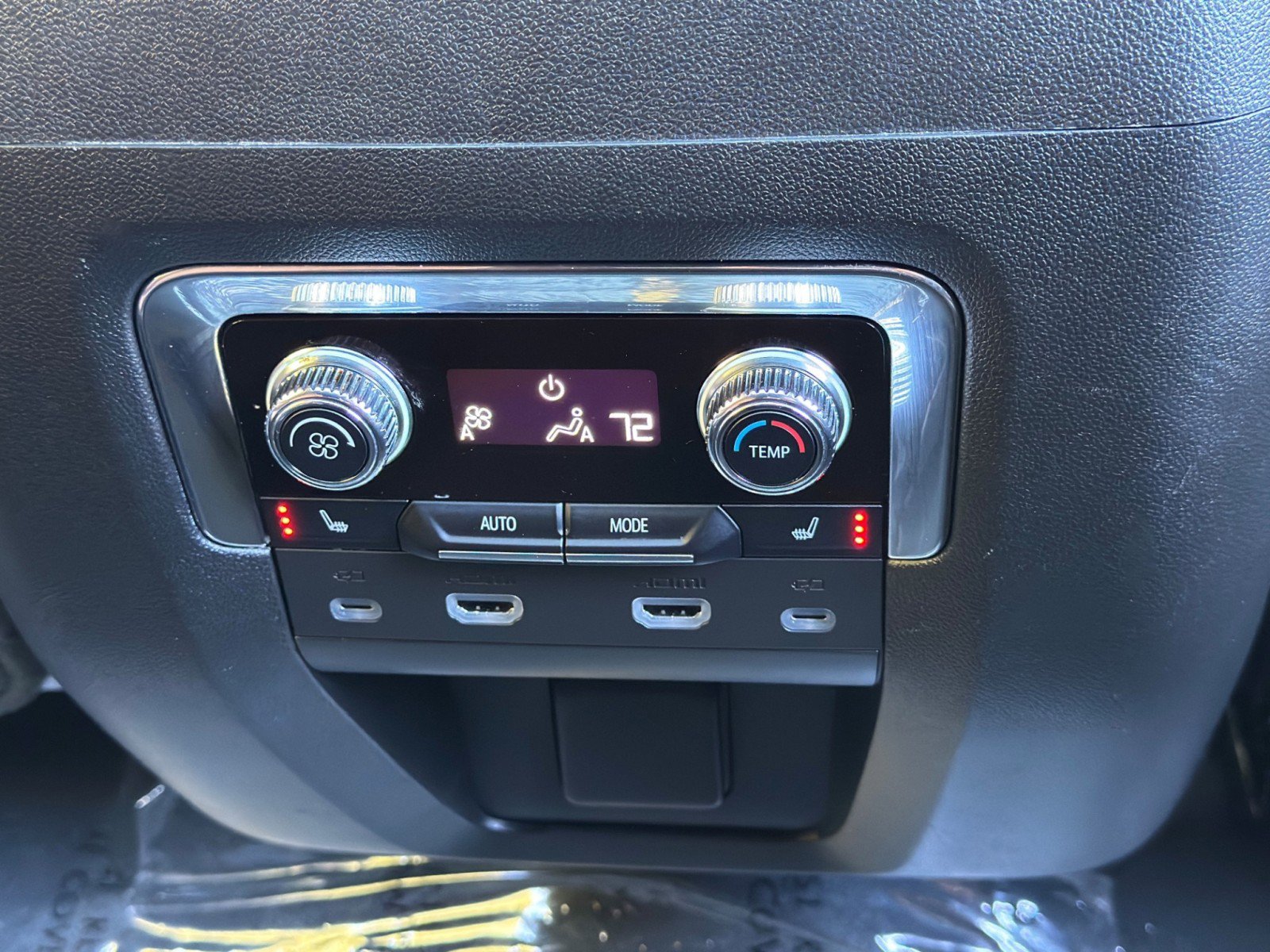 Used 2023 GMC Yukon Denali Ultimate AWD/4WD image 38