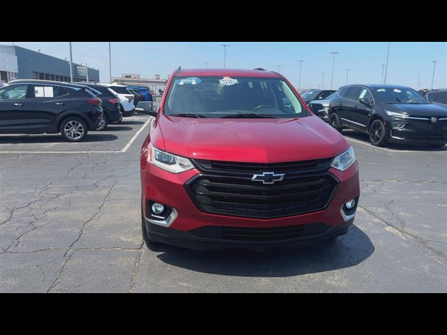 Certified 2019 Chevrolet Traverse LT FWD image 3