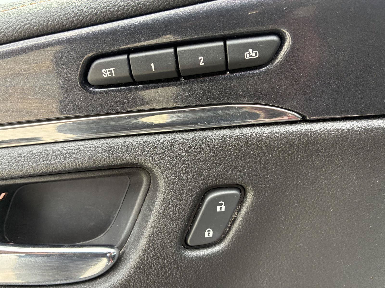 Used 2016 Chevrolet Impala LTZ w/ Enhanced Convenience Package FWD image 24