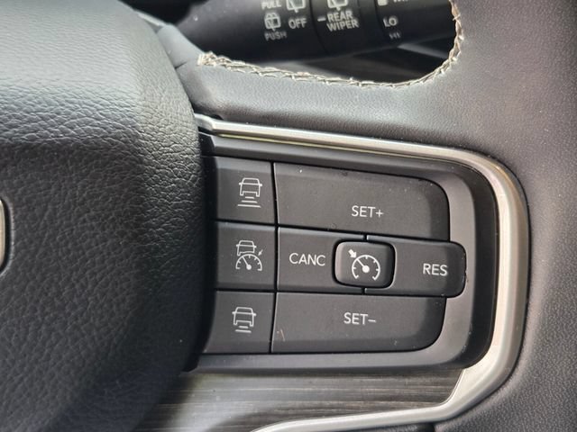 Used 2023 Jeep Wagoneer L Series III w/ Premium Group I AWD/4WD image 12