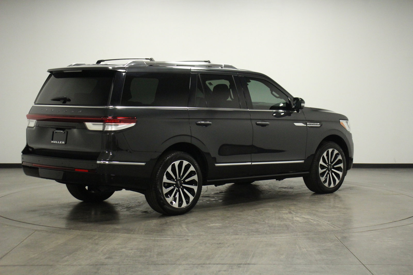 Used 2024 Lincoln Navigator Reserve image 8