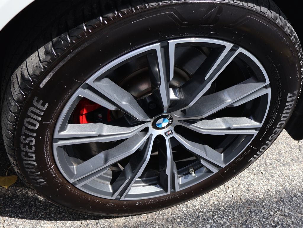 Used 2022 BMW X5 M50i w/ Executive Package AWD/4WD image 38