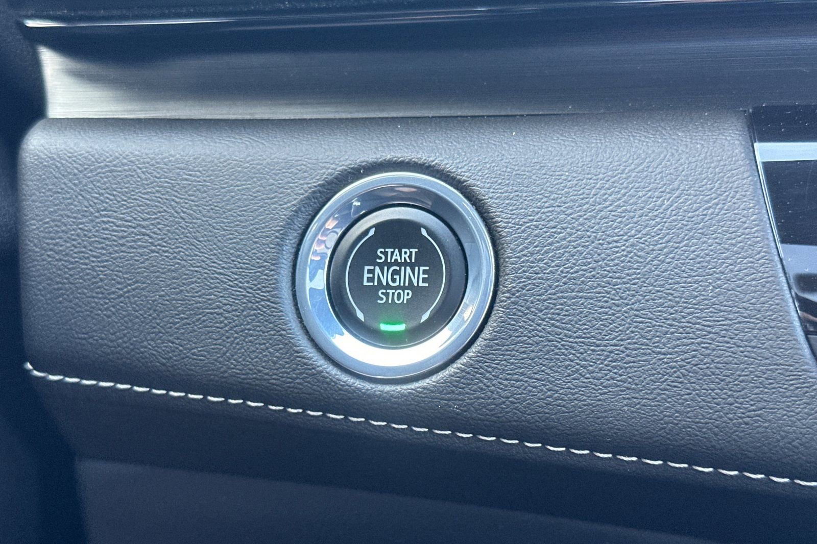 Certified 2023 Cadillac Escalade ESV Sport w/ LPO, ONYX Package image 33