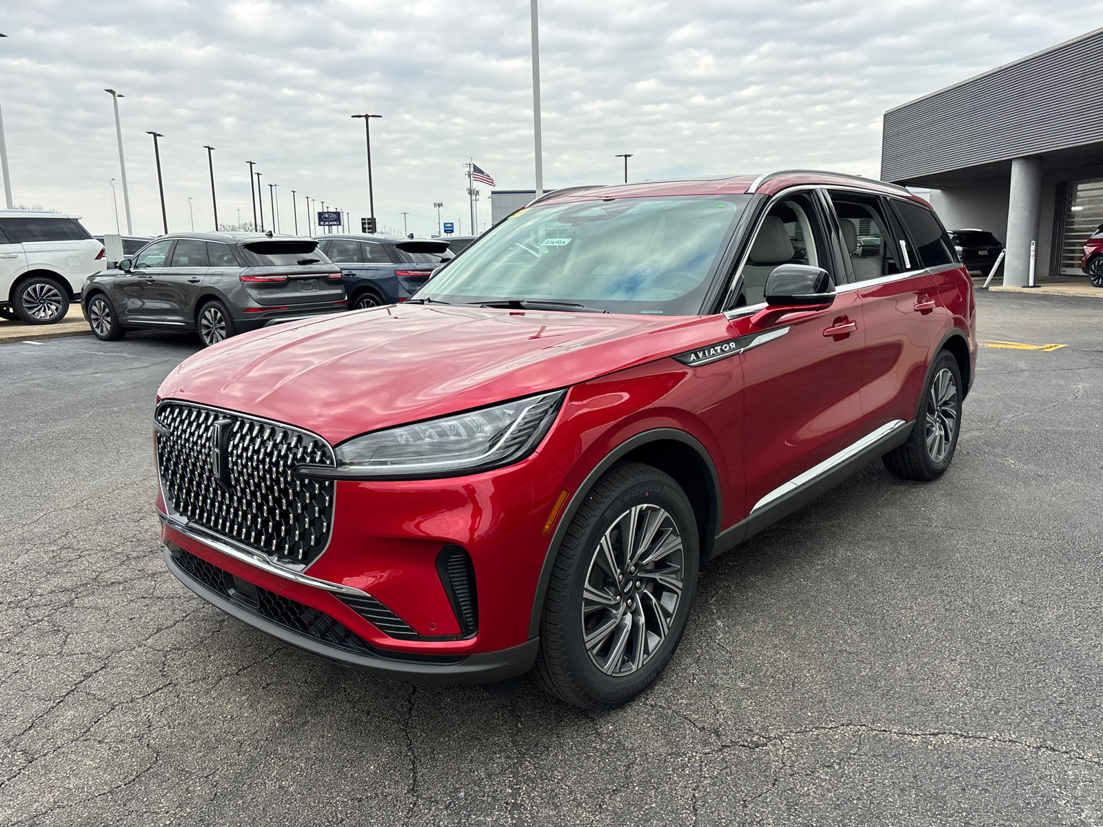 New 2026 Lincoln Aviator AWD image 3