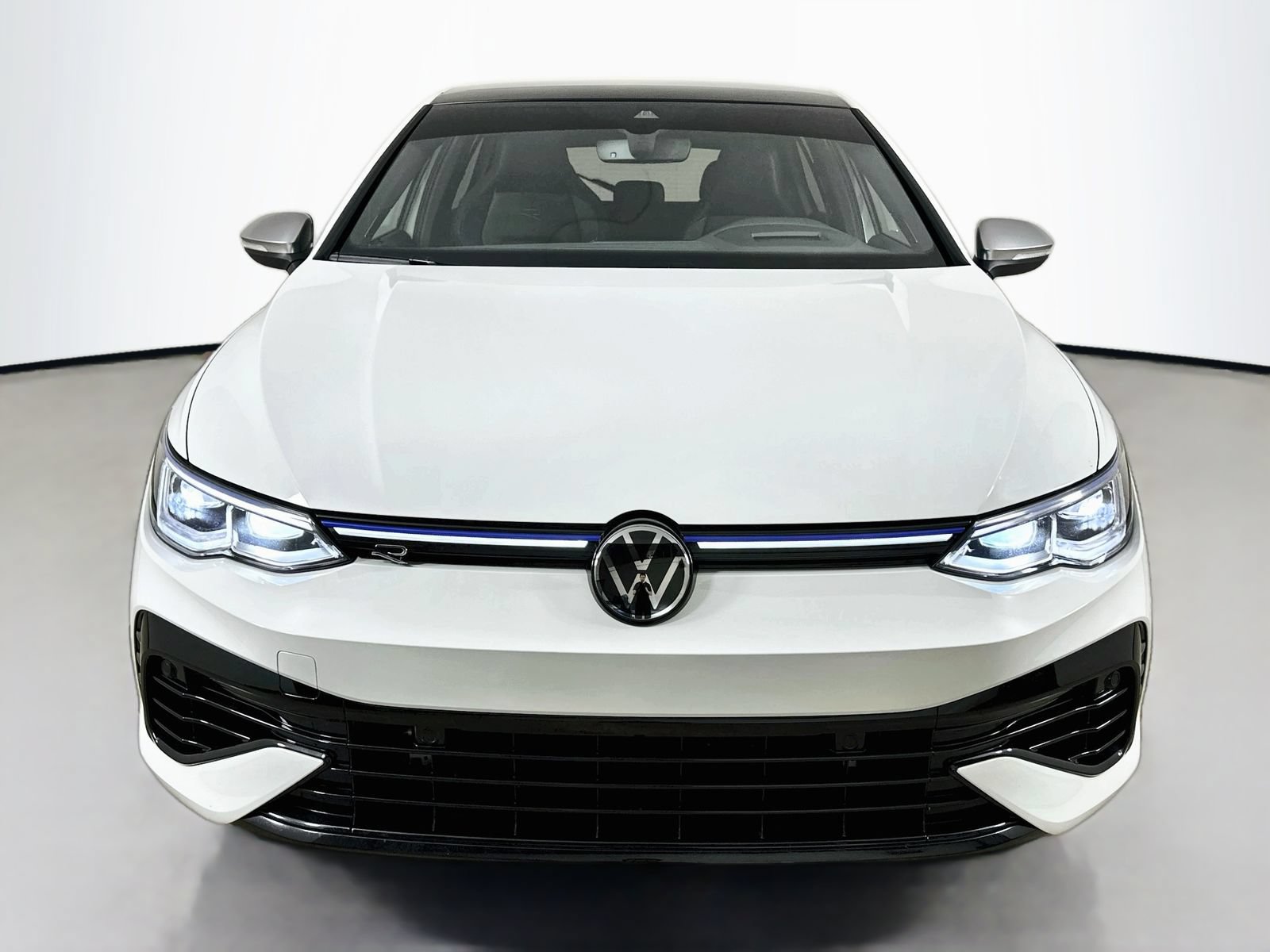 Used 2024 Volkswagen Golf R AWD/4WD image 2