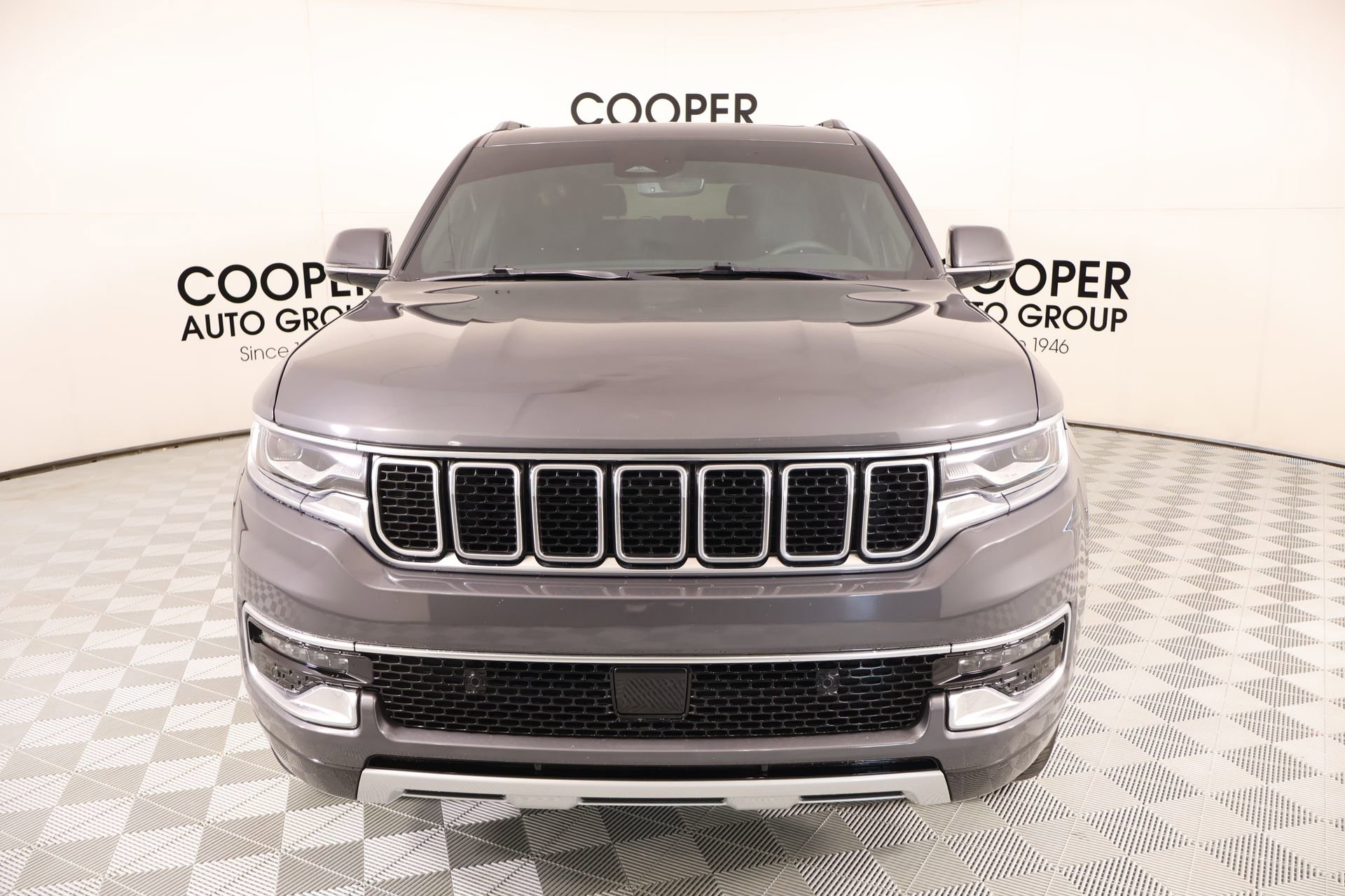 Used 2022 Jeep Wagoneer Series II w/ Premium Group I AWD/4WD image 10
