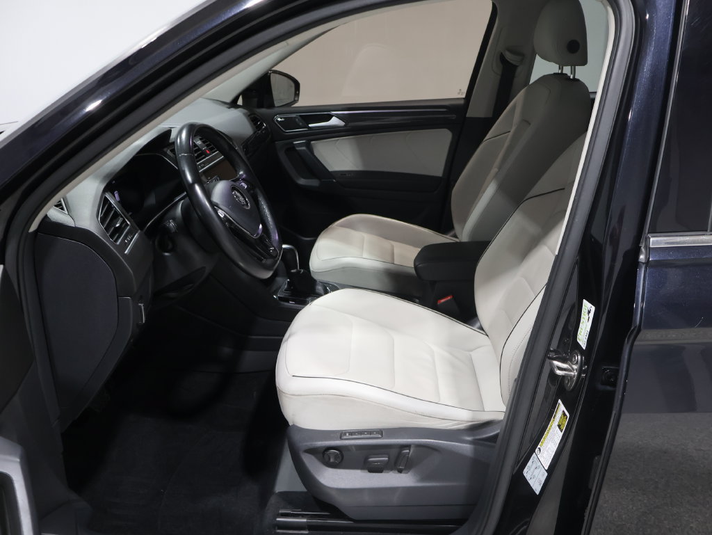 Used 2018 Volkswagen Tiguan SEL Premium AWD/4WD image 10