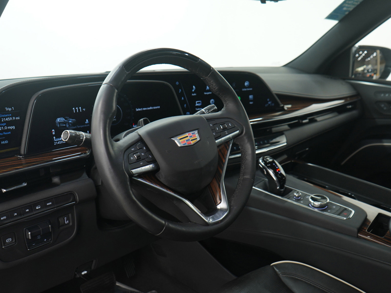 Used 2024 Cadillac Escalade ESV Premium Luxury image 30
