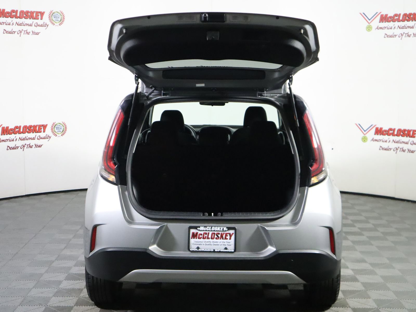 Used 2023 Kia Soul LX w/ Option Group 015 FWD image 10
