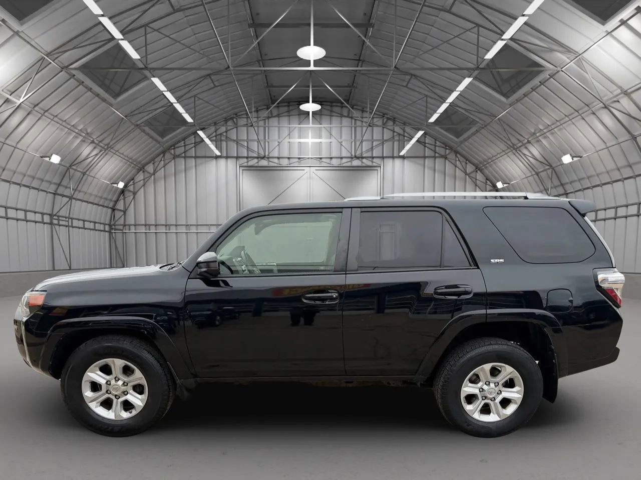 Used 2016 Toyota 4Runner SR5 image 4