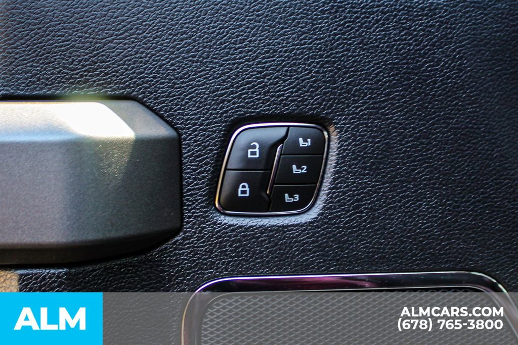 Used 2022 Ford F450 Platinum image 39