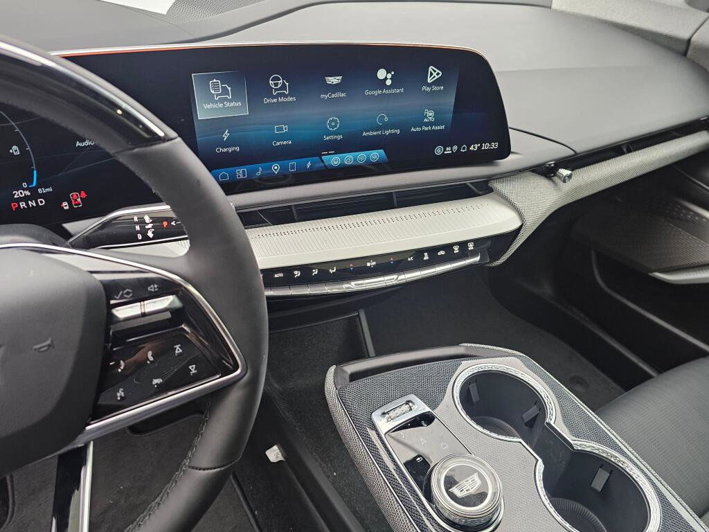 New 2026 Cadillac Optiq Luxury 2 image 29
