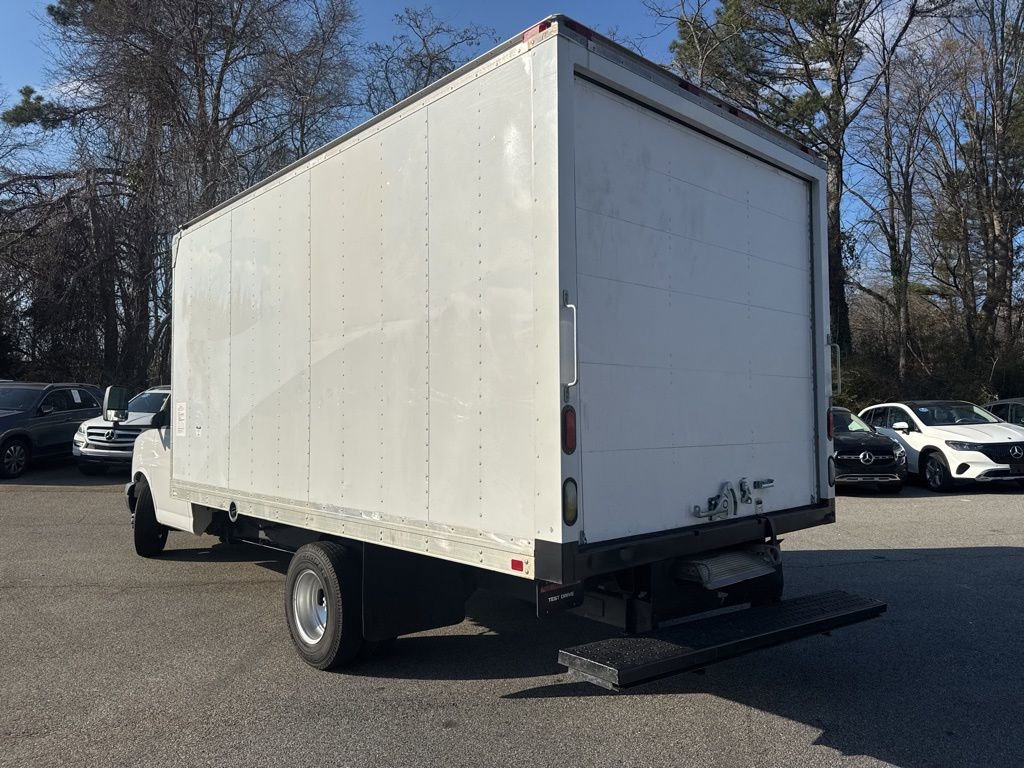 Used 2010 Chevrolet Express 3500 Extended image 2