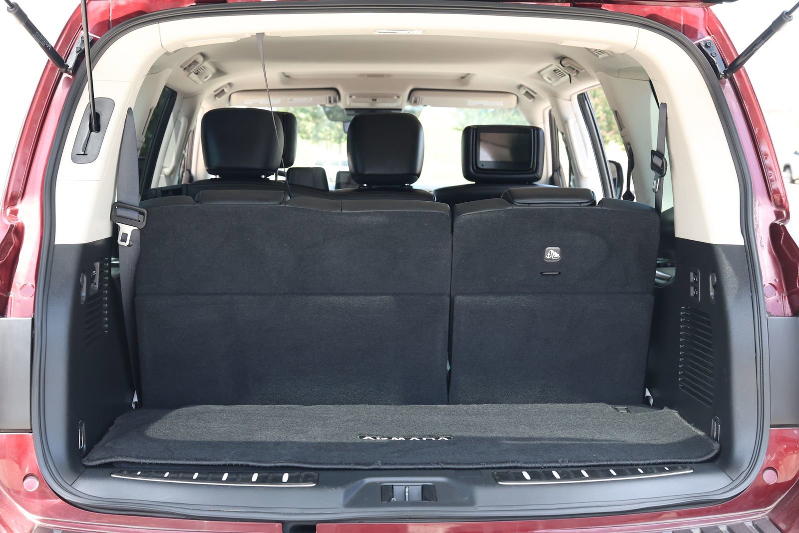 Used 2023 Nissan Armada Platinum w/ Cargo Package RWD image 40