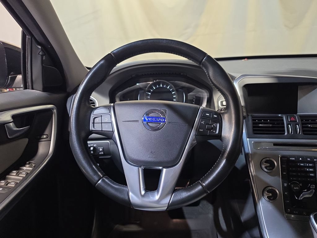 Used 2017 Volvo XC60 T6 Dynamic w/ Preferred Option Package AWD/4WD image 11