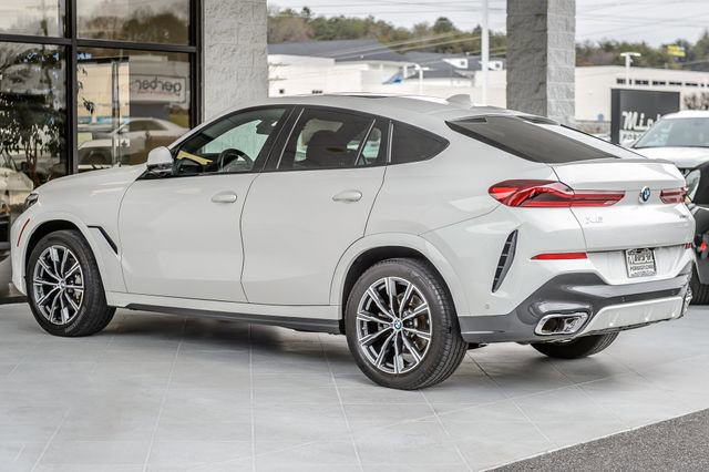 Used 2022 BMW X6 xDrive40i w/ M Sport Package AWD/4WD image 7