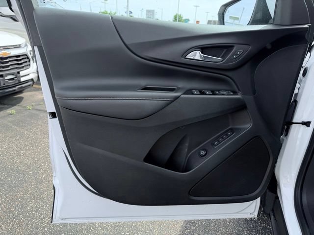 Used 2023 Chevrolet Equinox Premier AWD/4WD image 13