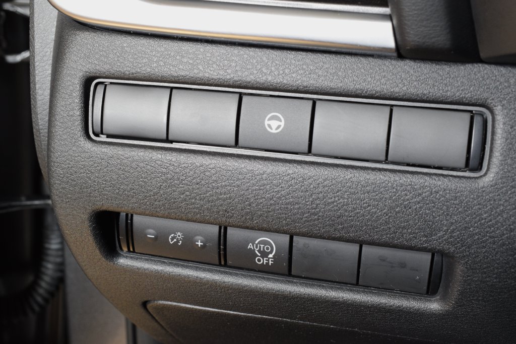 Used 2023 Nissan Rogue SV AWD/4WD image 16
