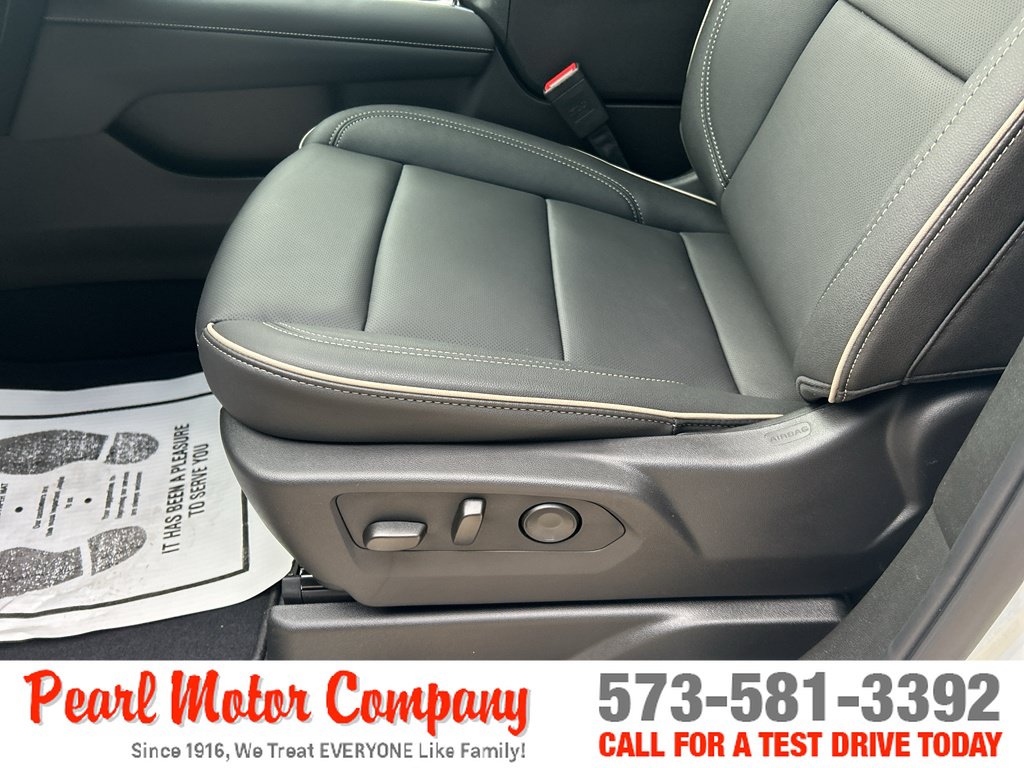 New 2026 Chevrolet Suburban Premier w/ Sun And Tow Package AWD/4WD image 10