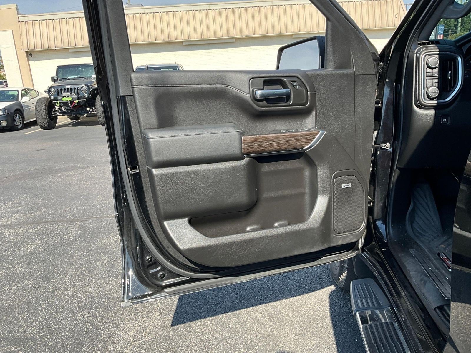 Used 2020 Chevrolet Silverado 1500 LT Trail Boss AWD/4WD image 18