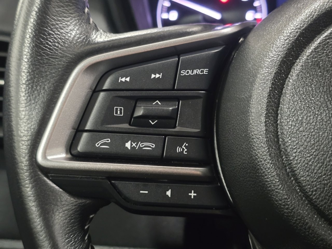 Used 2024 Subaru Outback Premium AWD/4WD image 31